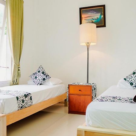 Dormitory Tourism Sritanjung Banyuwangi By Gajahsora Management Extérieur photo