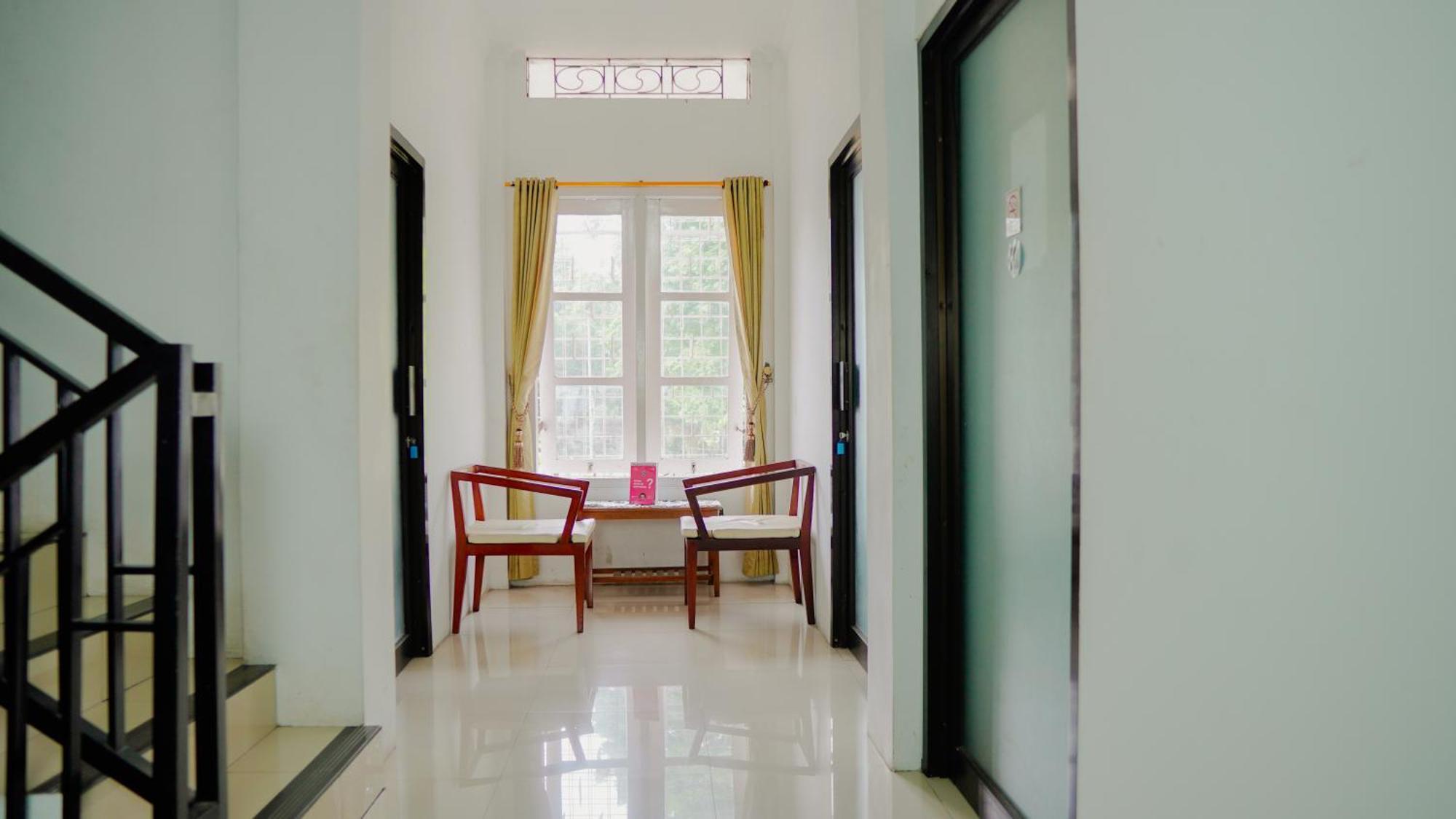 Dormitory Tourism Sritanjung Banyuwangi By Gajahsora Management Extérieur photo