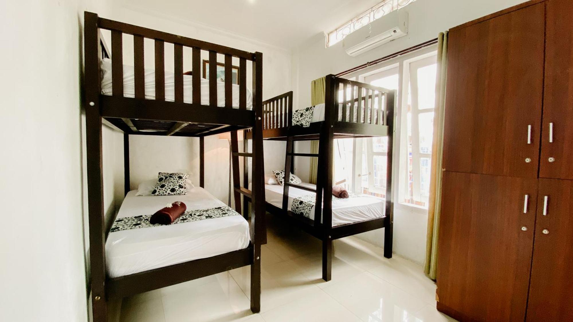 Dormitory Tourism Sritanjung Banyuwangi By Gajahsora Management Extérieur photo