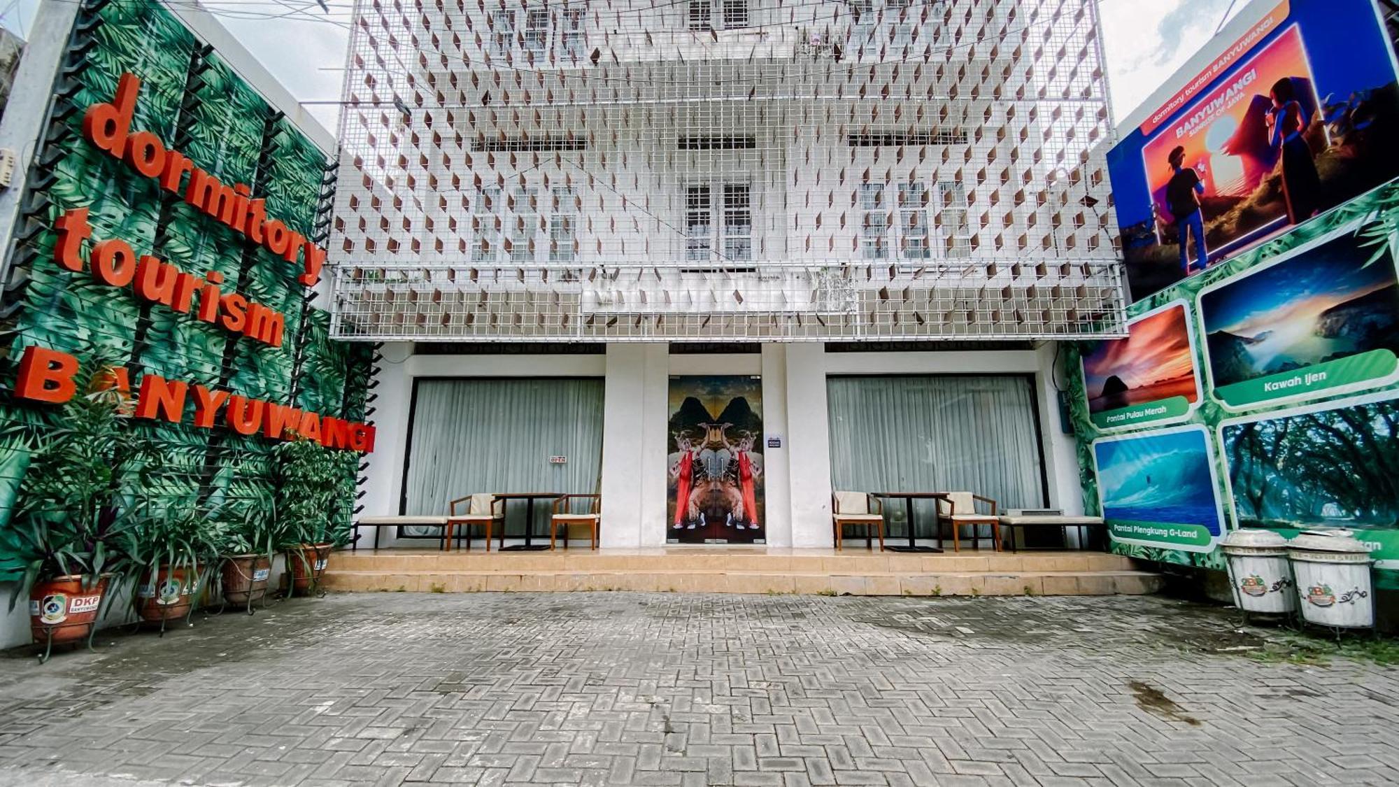 Dormitory Tourism Sritanjung Banyuwangi By Gajahsora Management Extérieur photo